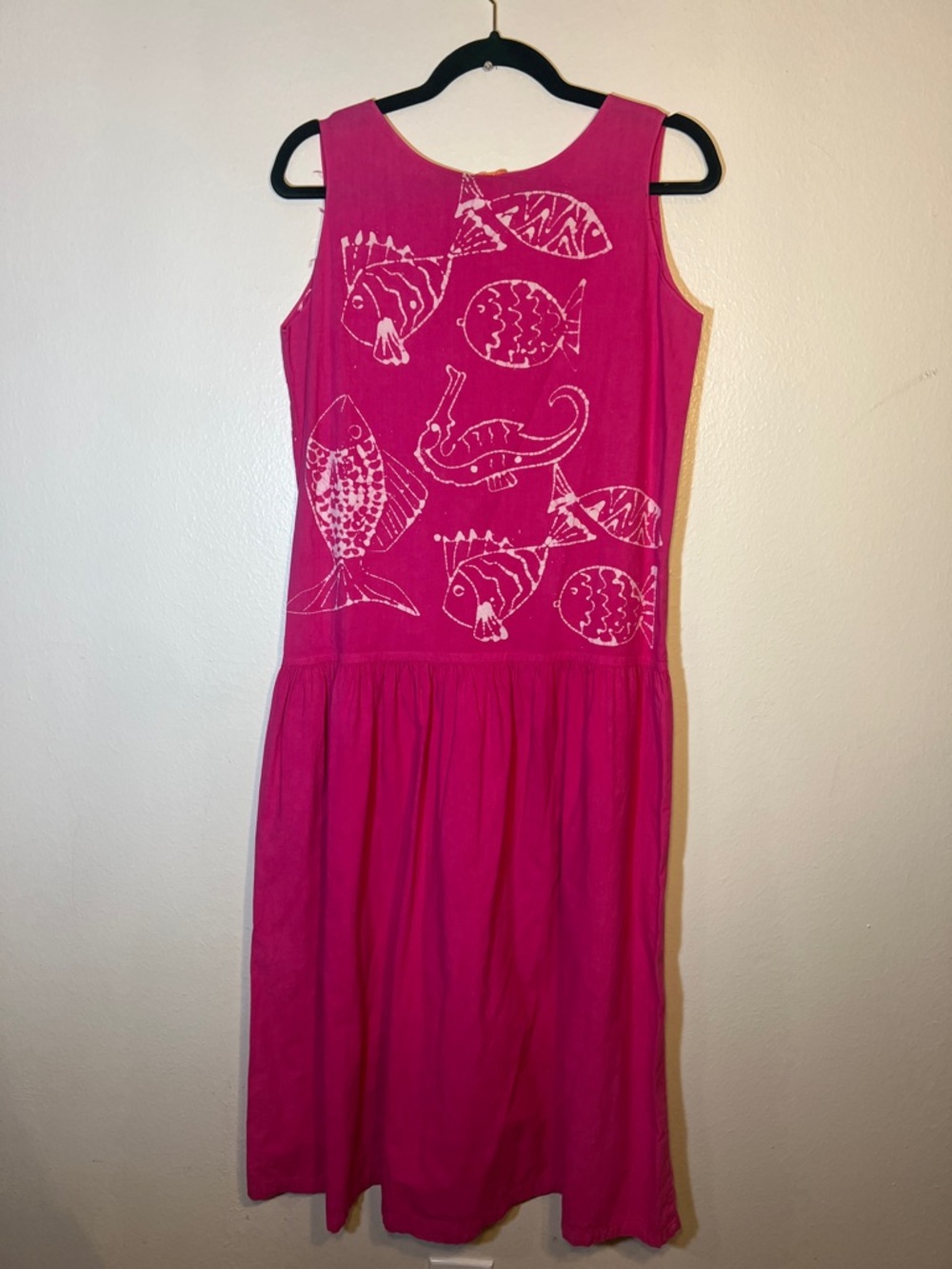 Vintage 80s Hot Pink Cotton Sleeveless Maxi Dress with White Batik Fish Print S - Picture 4 of 6